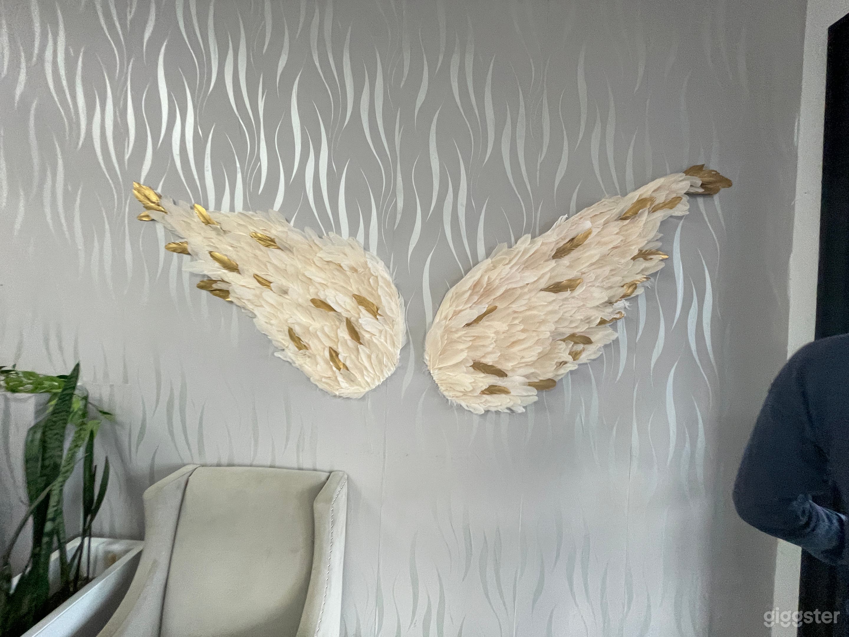 Contemporary Nail Salon Photo 4