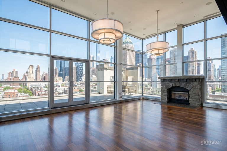  Midtown Penthouse with Stunning Skyline Views 