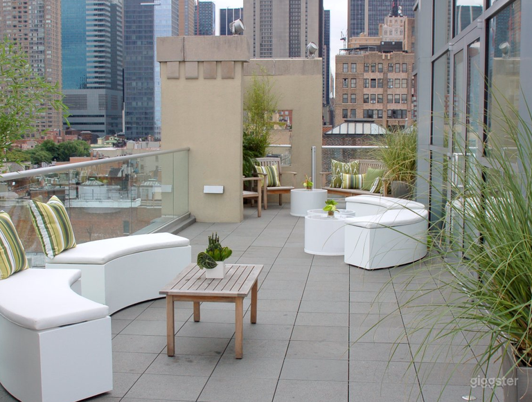  Midtown Penthouse with Stunning Skyline Views 