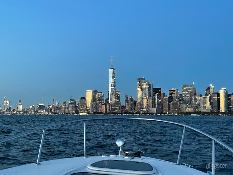  30 FT Luxury Powerboat New York City 