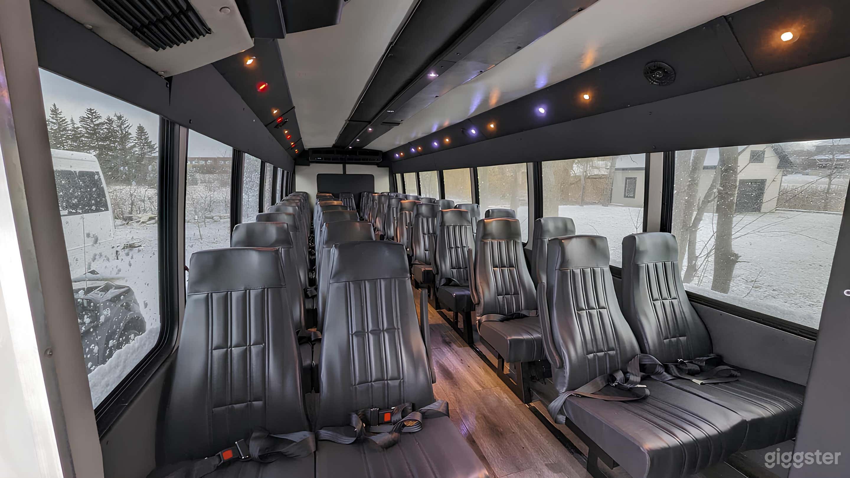41 Passengers Executive Shuttle Bus Photo 3