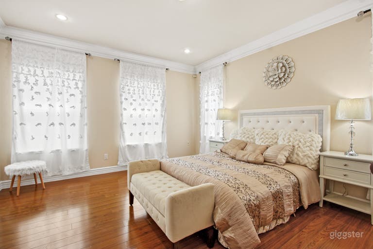  Arcadia Mansion 3 stories beautiful rooms for lease 