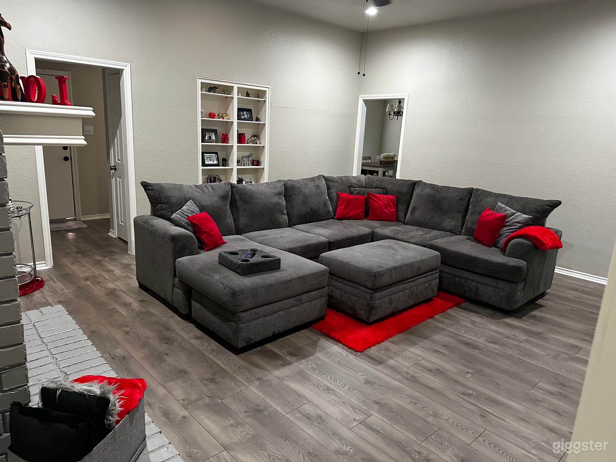 Distinguished Arlington Entertainment Brick Home Photo 2