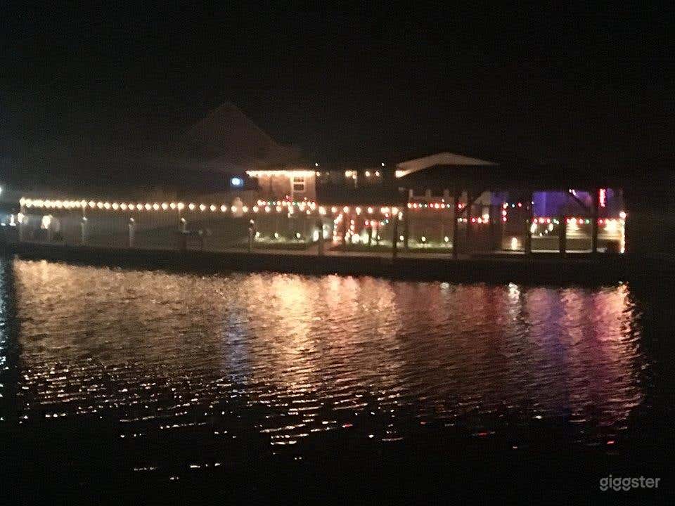 Beautiful Waterfront Oasis Photo 3