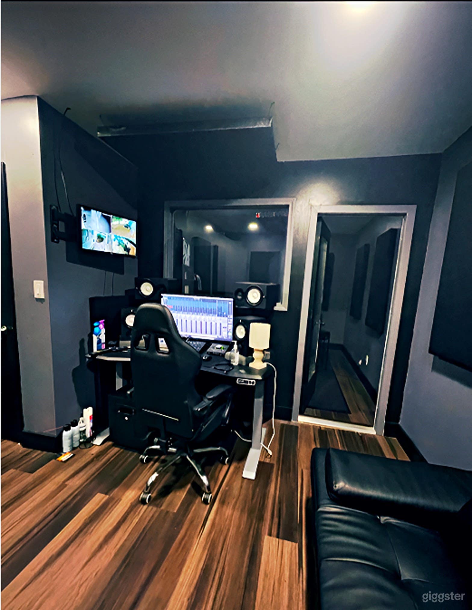 Full Studio Buyout – Studio A &amp; B Photo 2