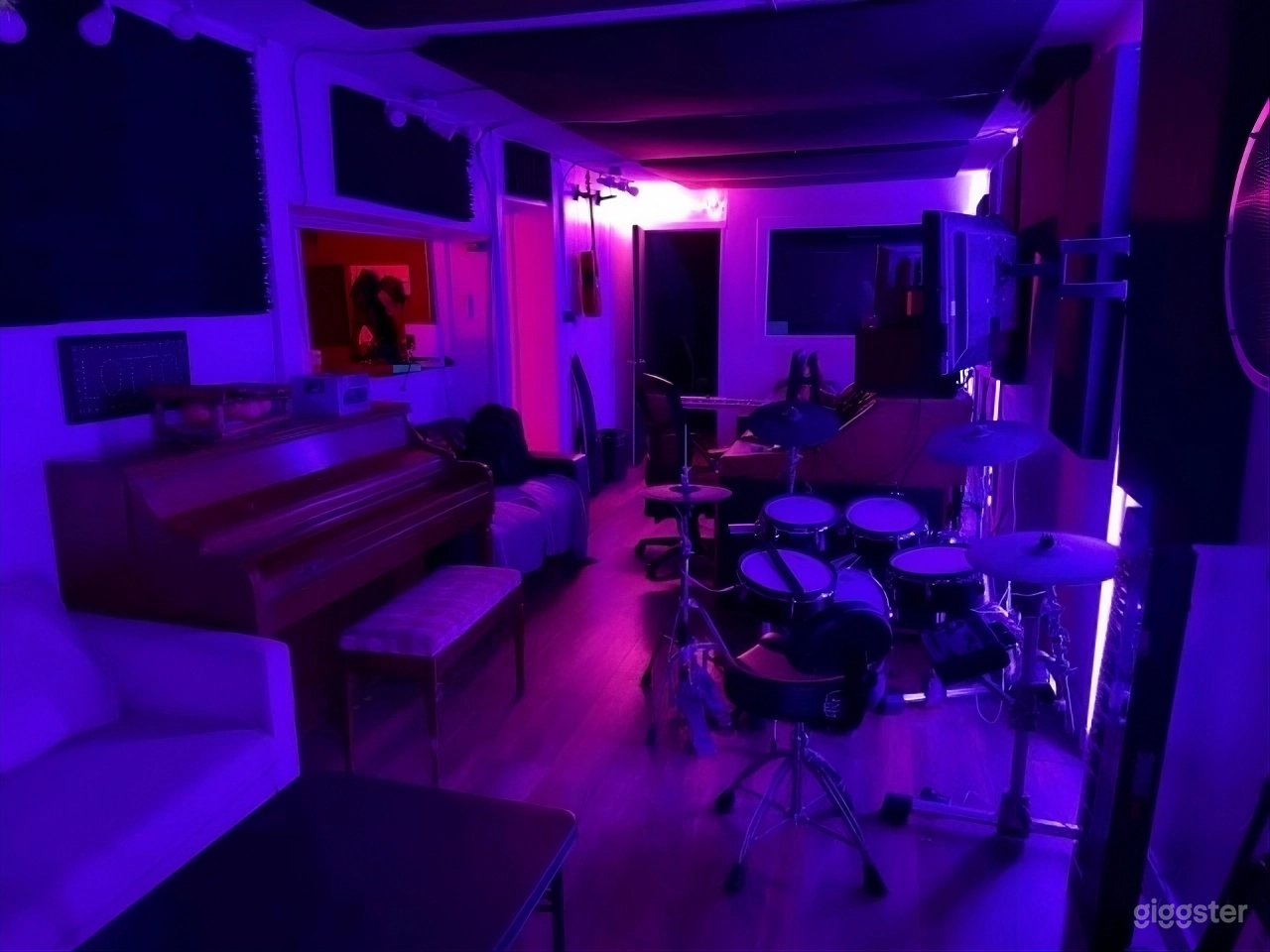 Versatile Content Studio for Events & Productions Photo 1