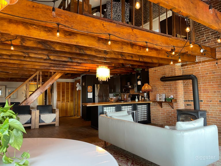  Waterfront Historic Loft in Old Montreal 