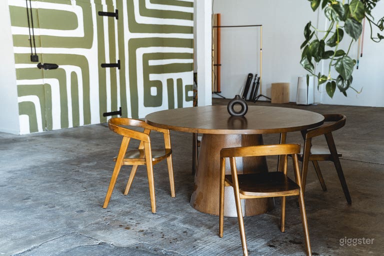  Chic Natural Light Warehouse Photo/Creative Studio & Venue 