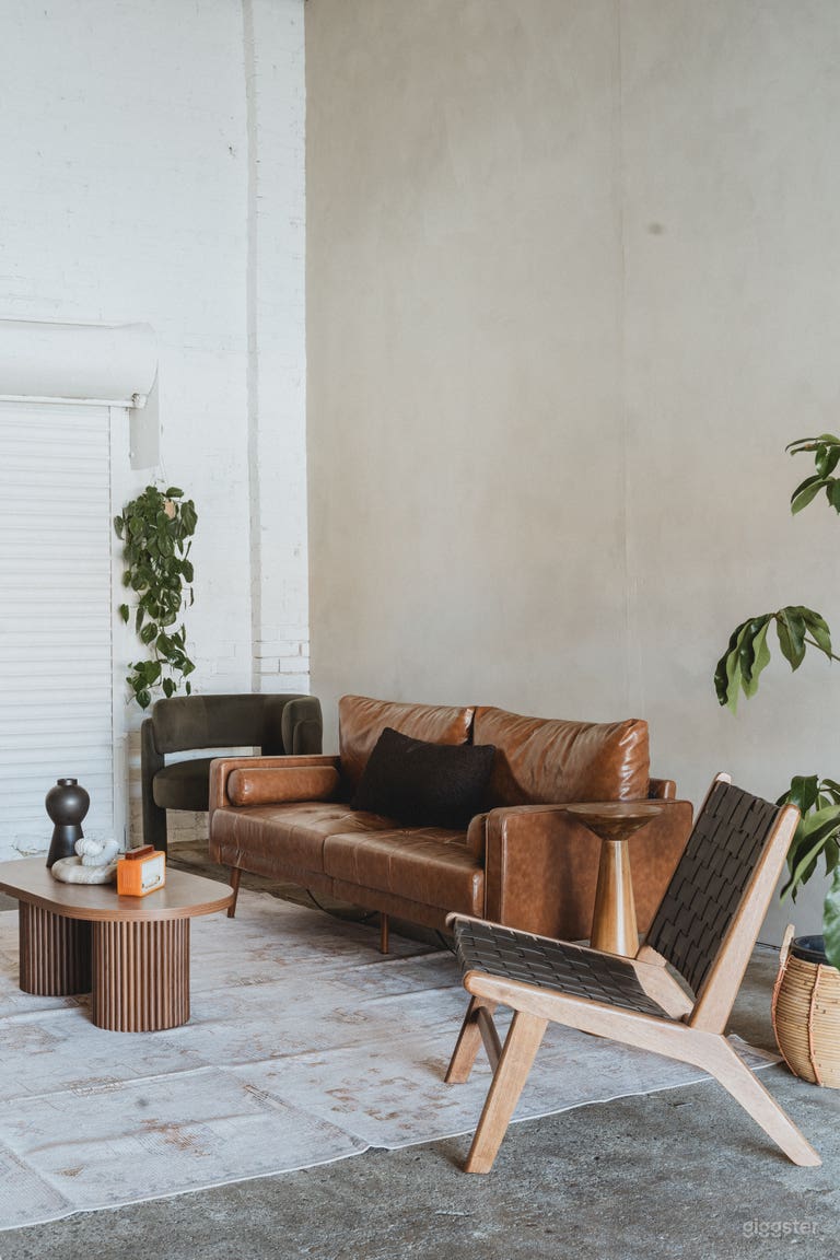  Chic Natural Light Warehouse Photo/Creative Studio & Venue 