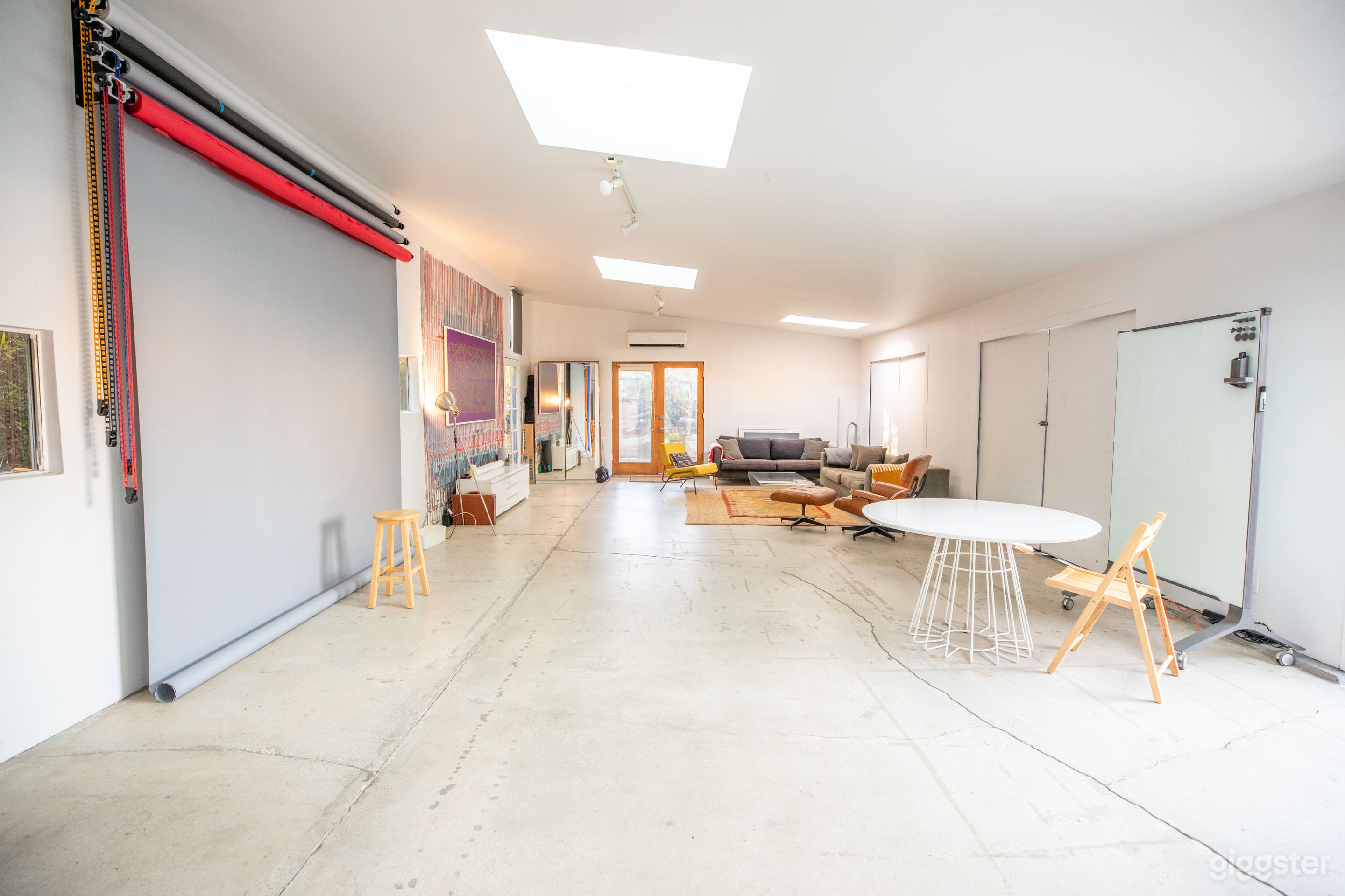 Flexible open space to accommodate shoot needs