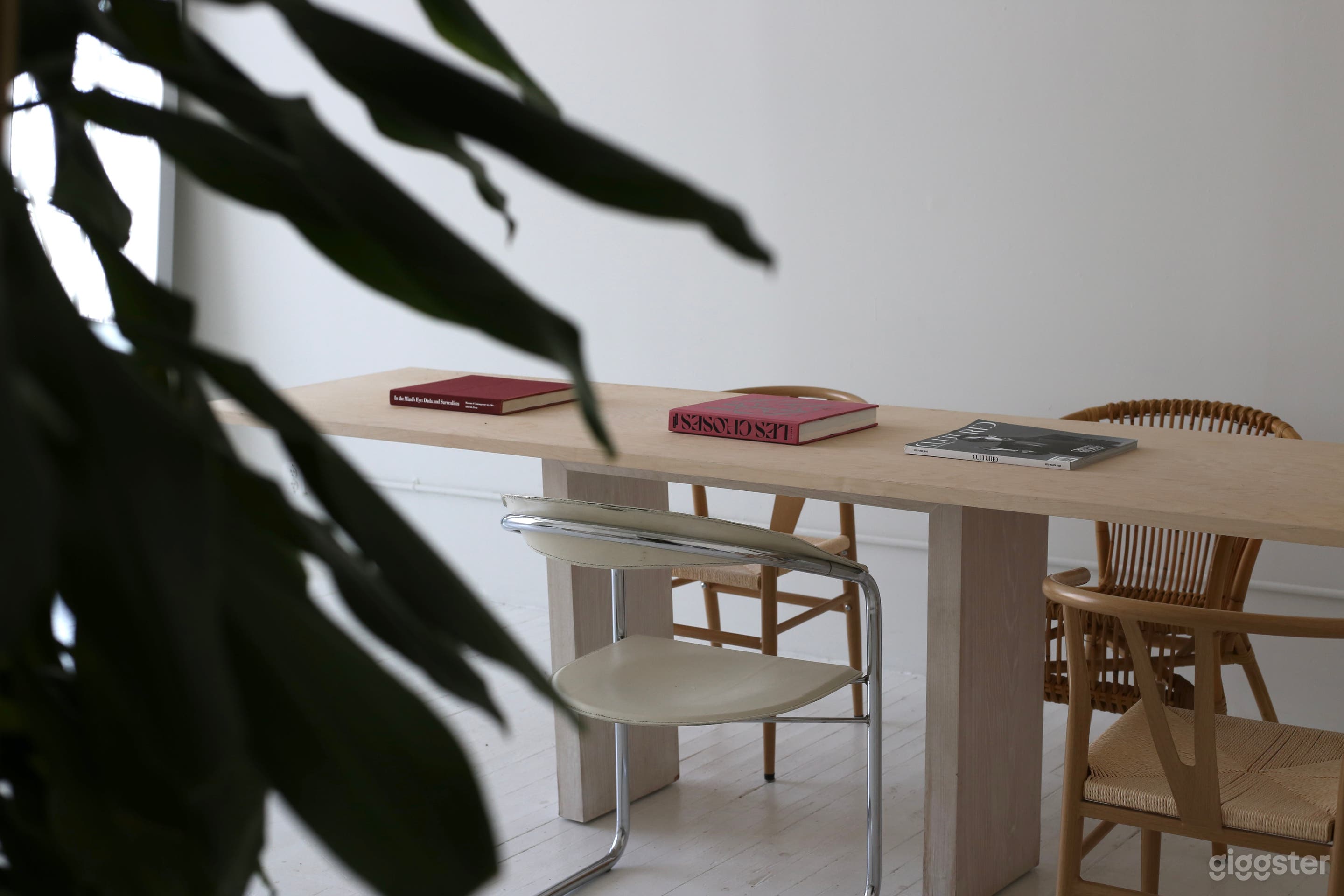 Boutique Daylight Studio Photo 1