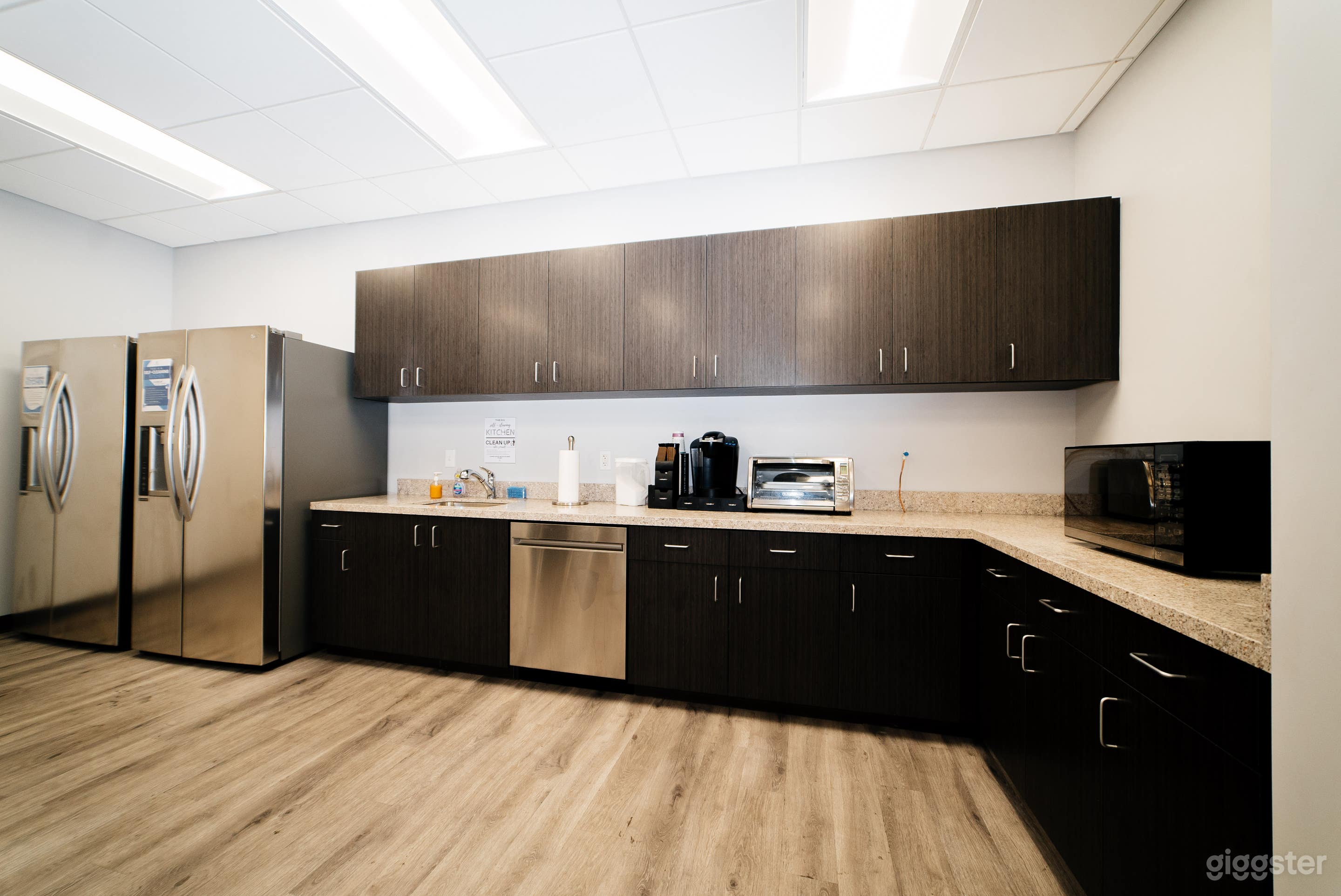 Baltimore  - Flex Admin Suite Photo 1