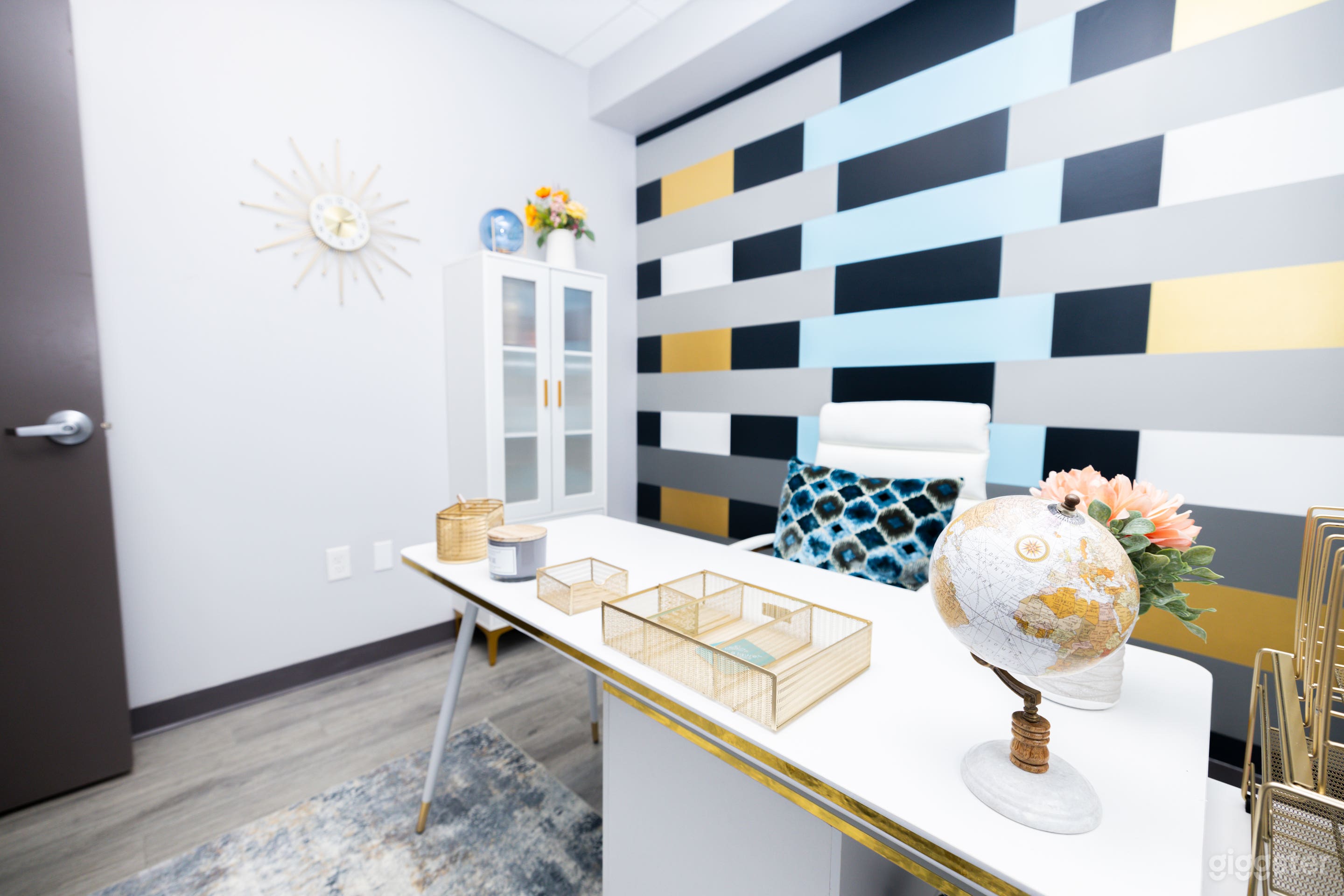 Baltimore  - Flex Admin Suite Photo 4