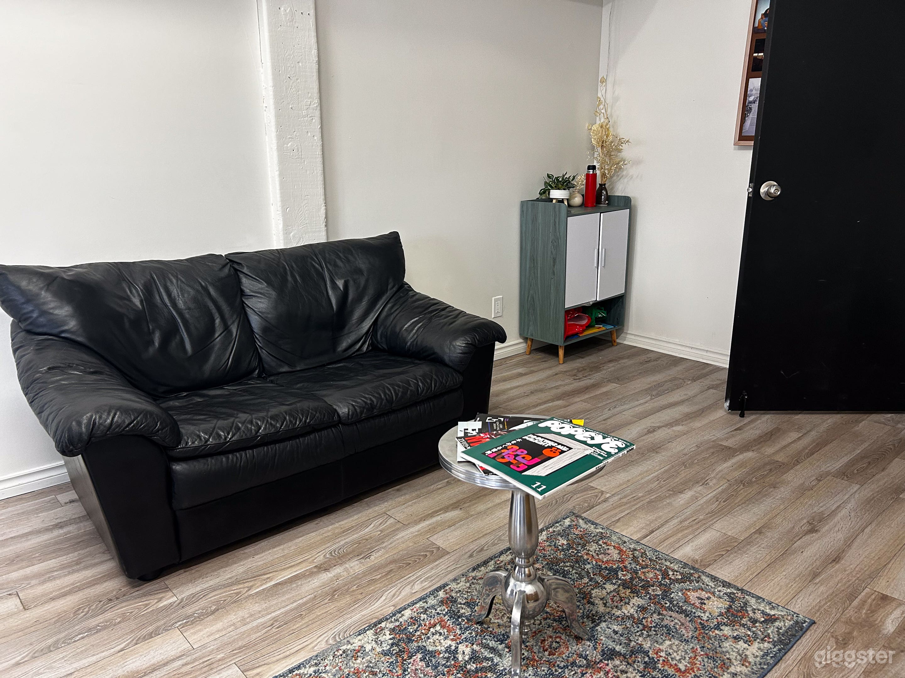  a collaborative environment, our space is designed to fit your needs. Perfect for team meetings, strategy sessions, remote work, or content planning, this space is a great alt busy cafes &amp; cramped offices