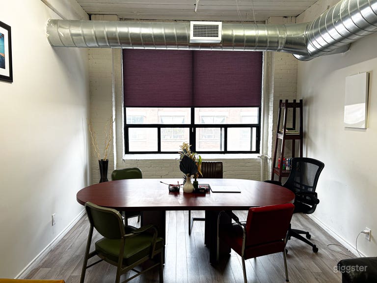   a collaborative environment, our space is designed to fit your needs. Perfect for team meetings, strategy sessions, remote work, or content planning, this space is a great alt busy cafes &amp; cramped offices 