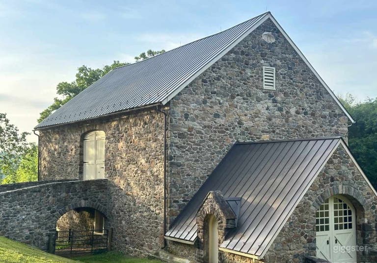  Historic Horse Farm Stone House Barn & Springhouse 
