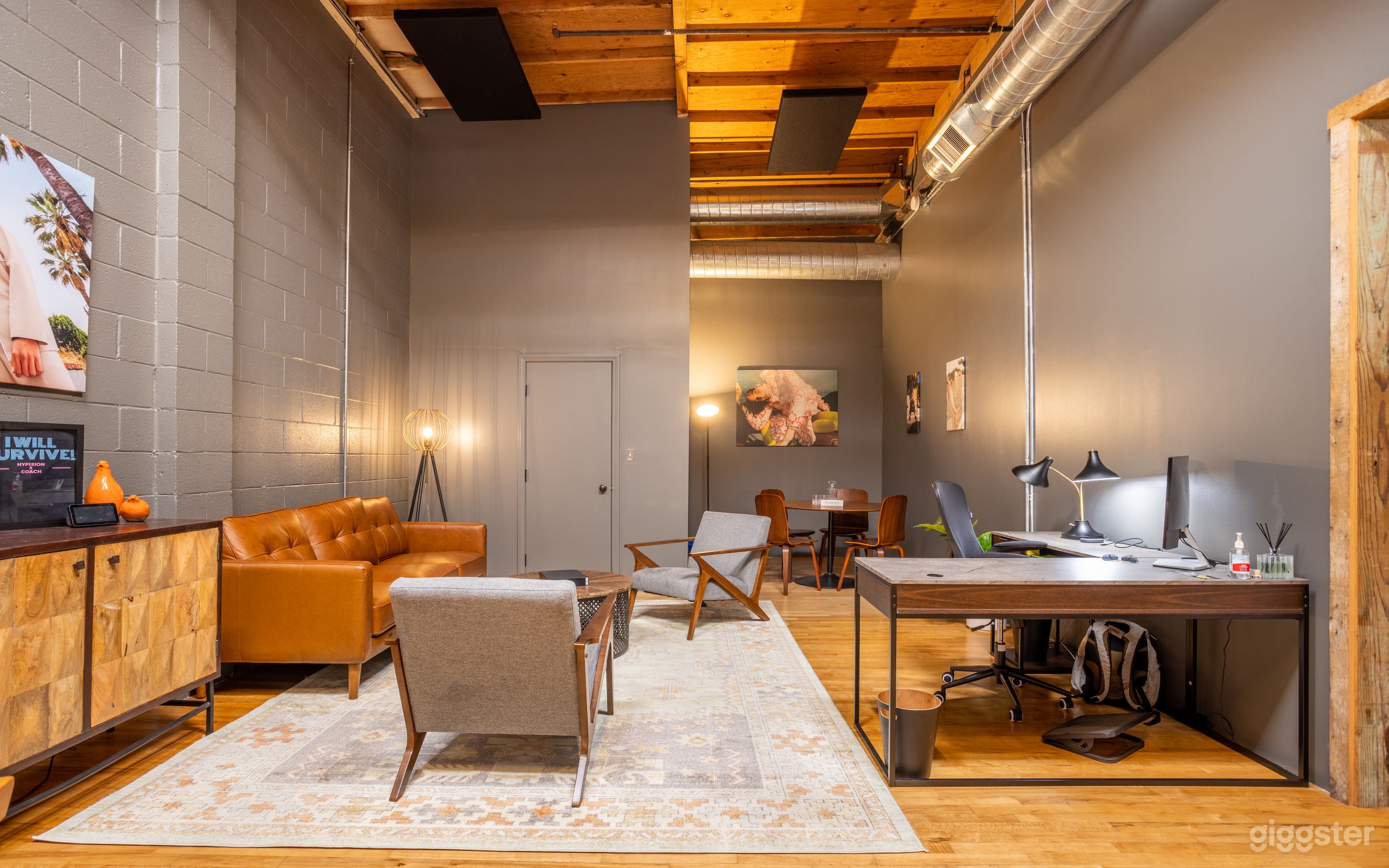 Stylish & Flexible Executive Office Photo 2