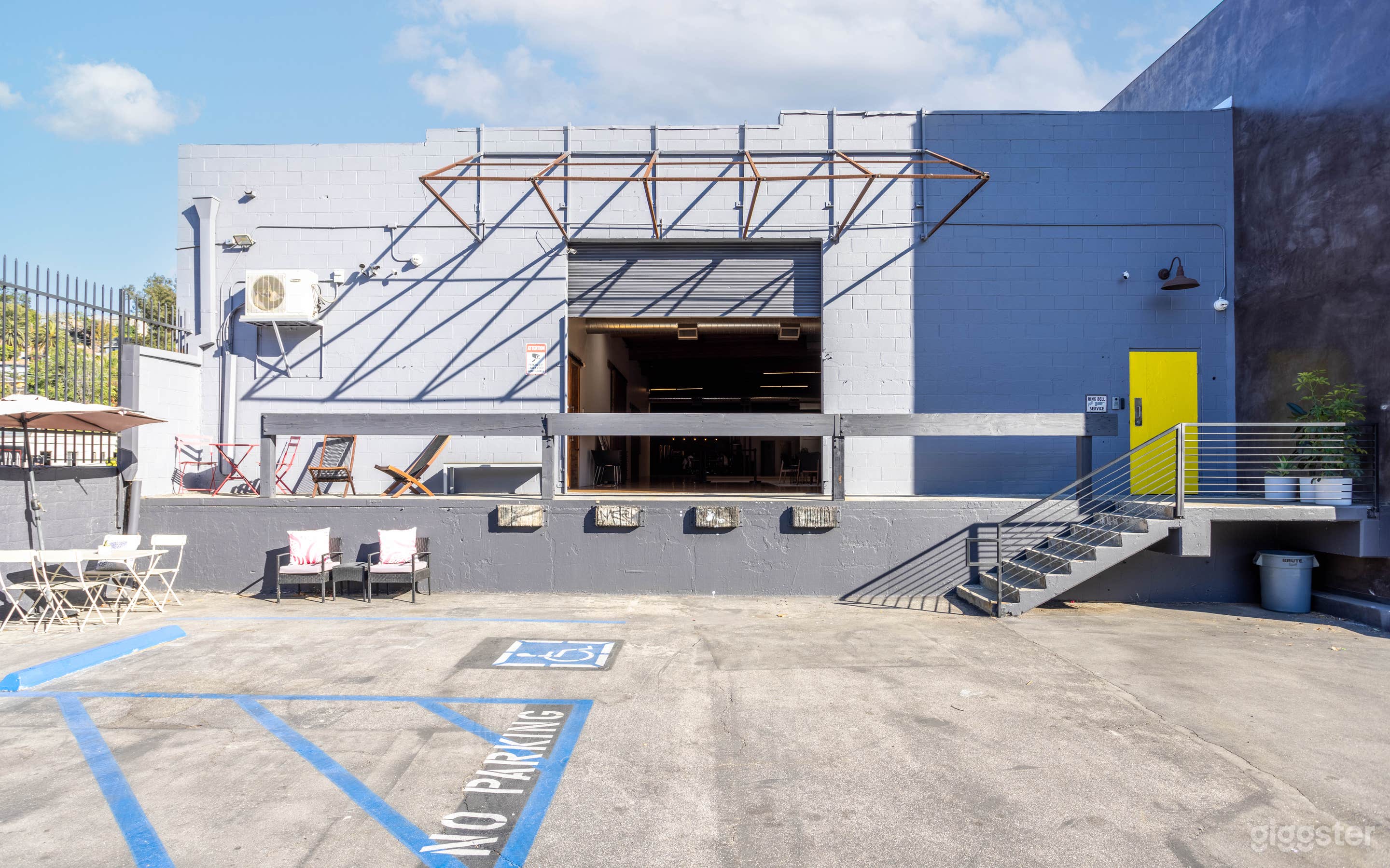 Stylish & Flexible Executive Office Photo 4