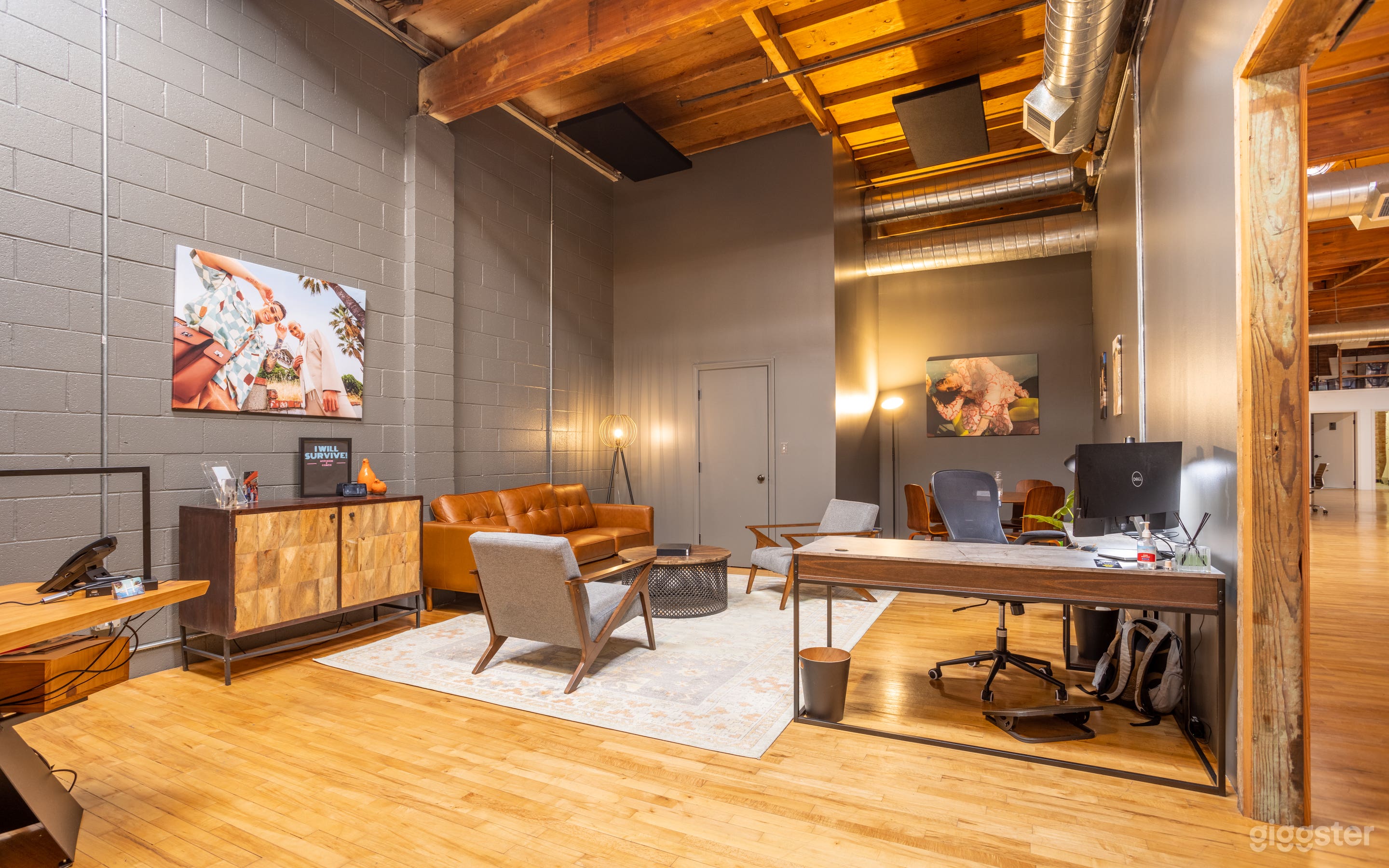 Stylish & Flexible Executive Office Photo 3