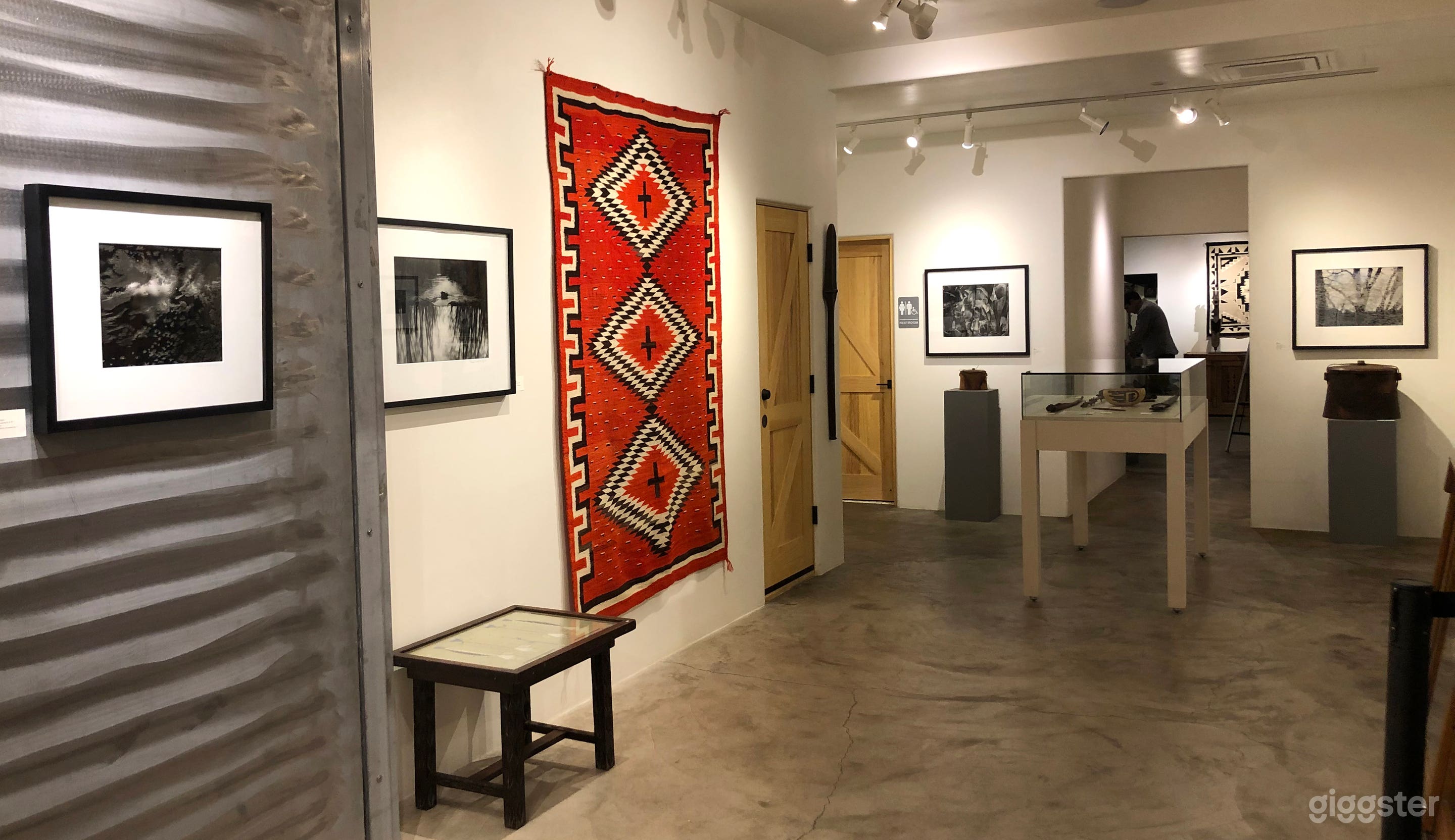 Remodeled Spacious and Elegant Gallery Space Photo 3