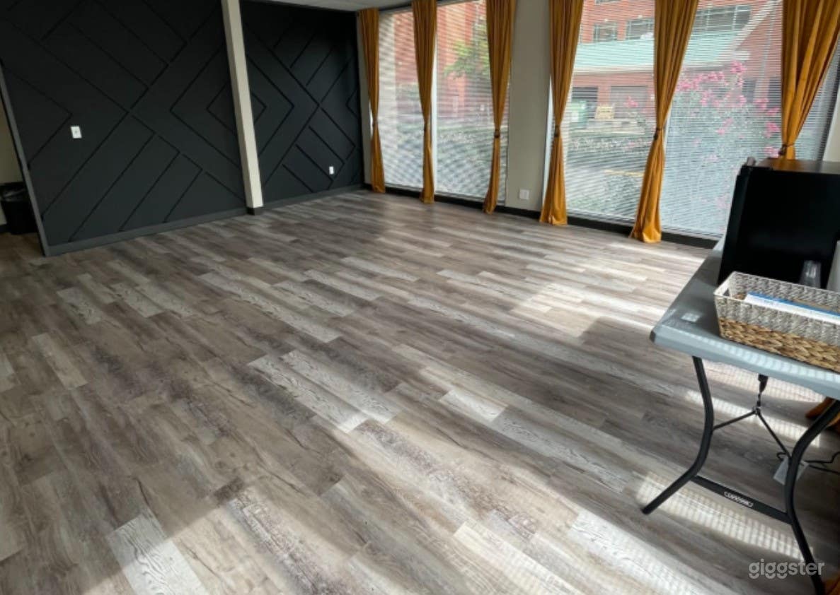 Intimate Salon and Wellness Center in Houston Photo 3