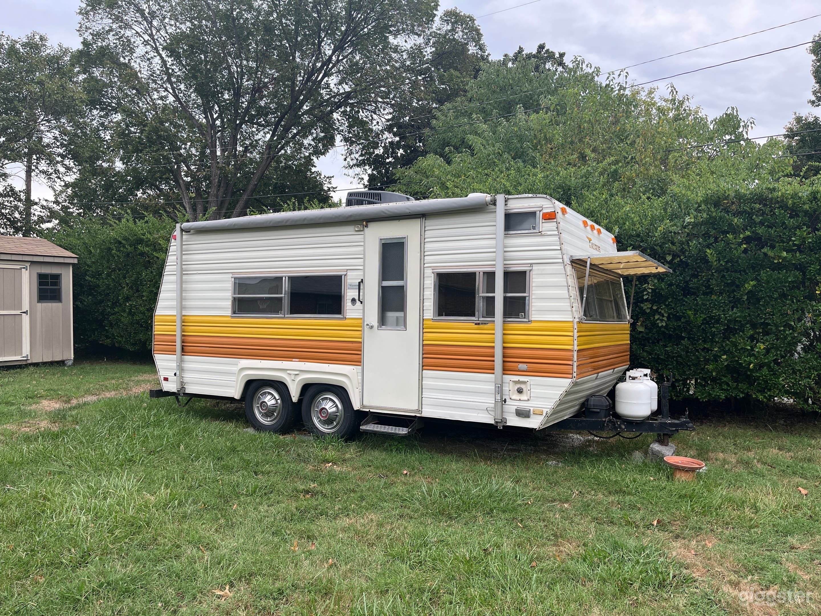 1975 Vintage Travel Trailer Photo 1