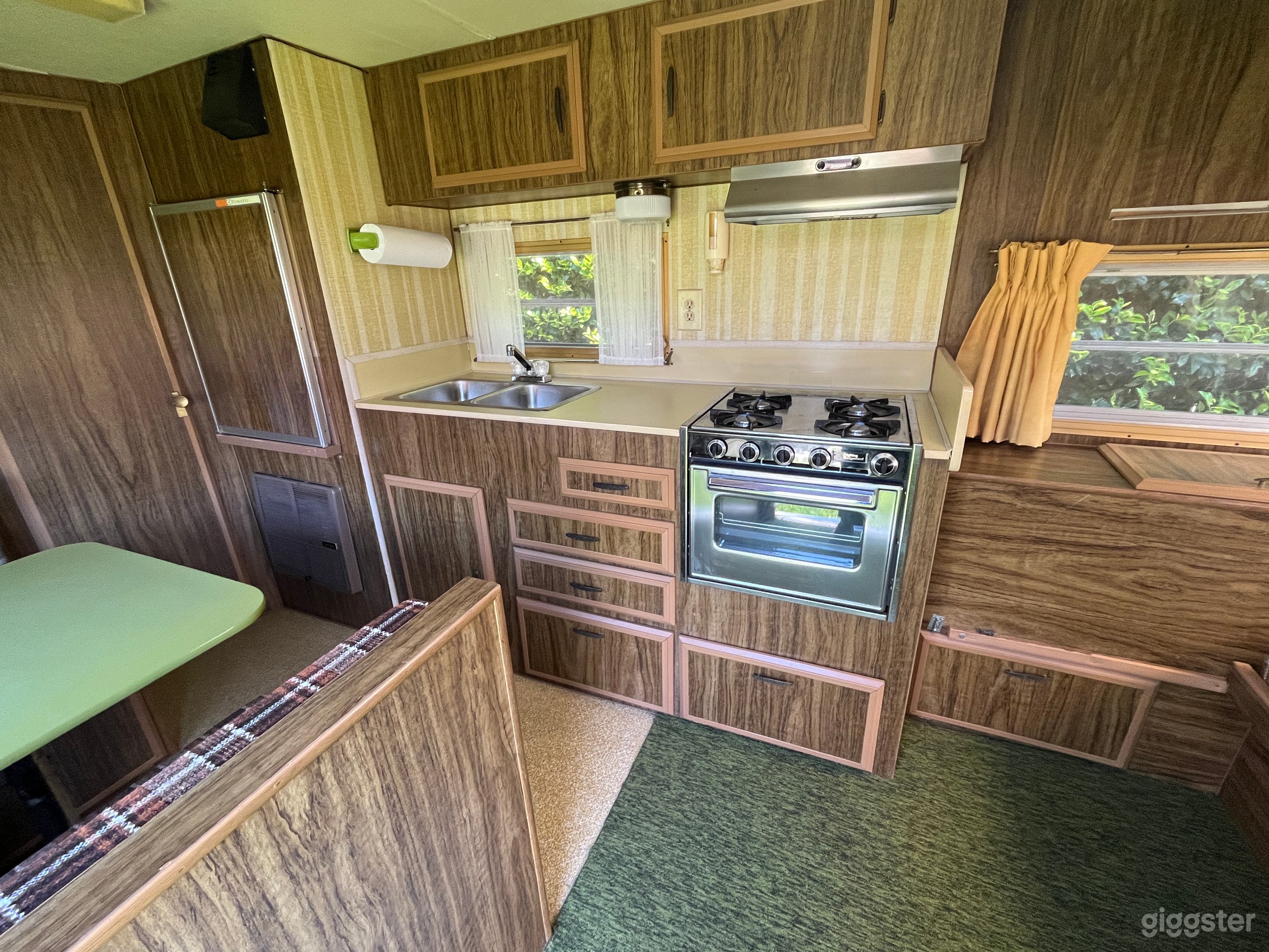 1975 Vintage Travel Trailer Photo 4
