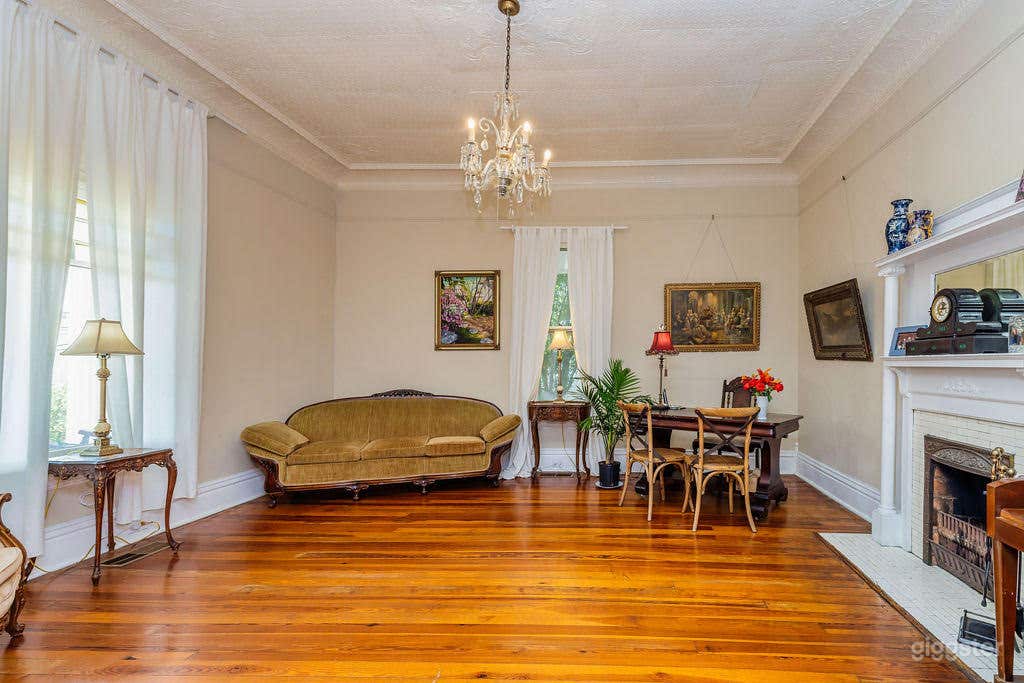 The Famous, Historic Inn and Event Venue in Senoia Photo 2