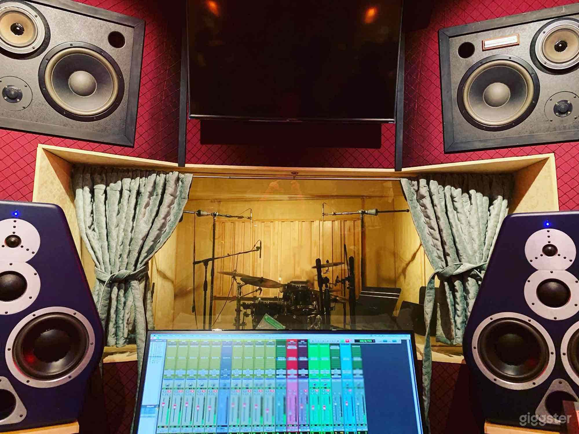 Recording Studio inside legendary Sound City Ctr Photo 3