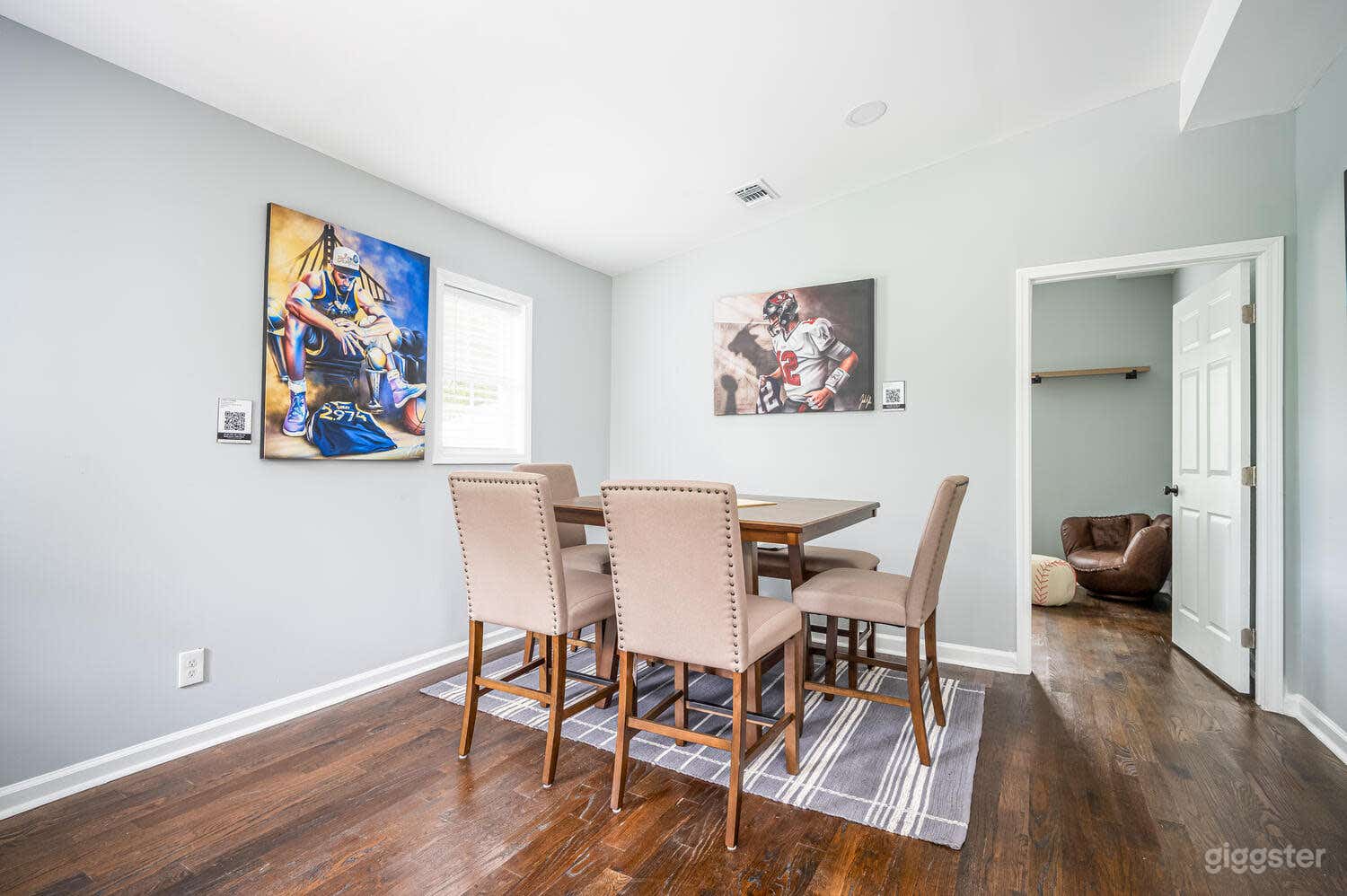 Luxury Sports Art Gallery Photo 4