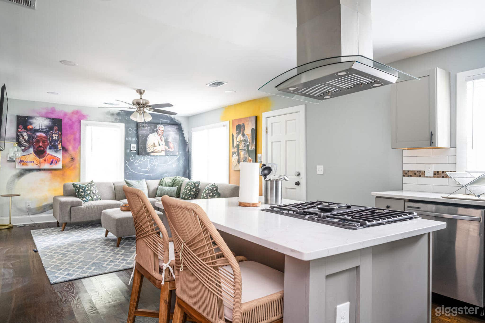 Luxury Sports Art Gallery Photo 3