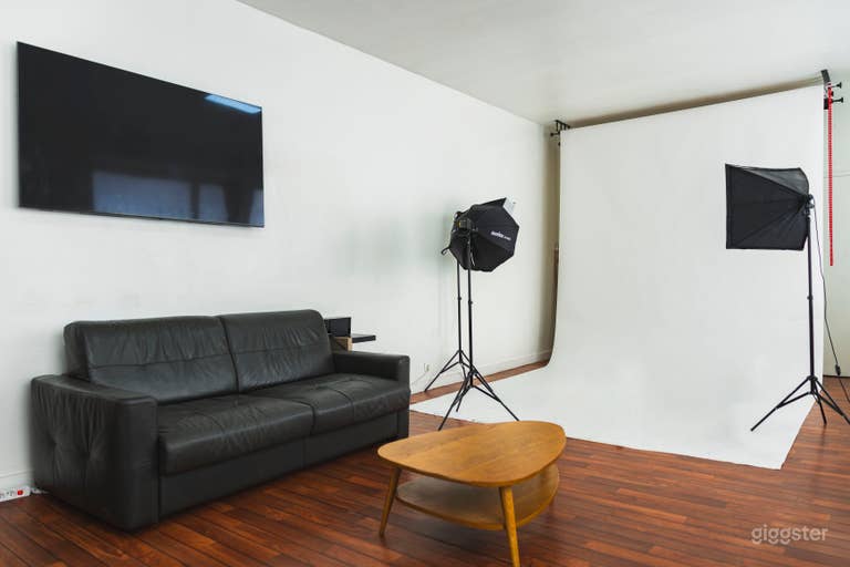  Natural Light Photography & Creative Studio 