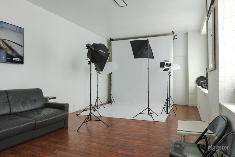  Natural Light Photography & Creative Studio 