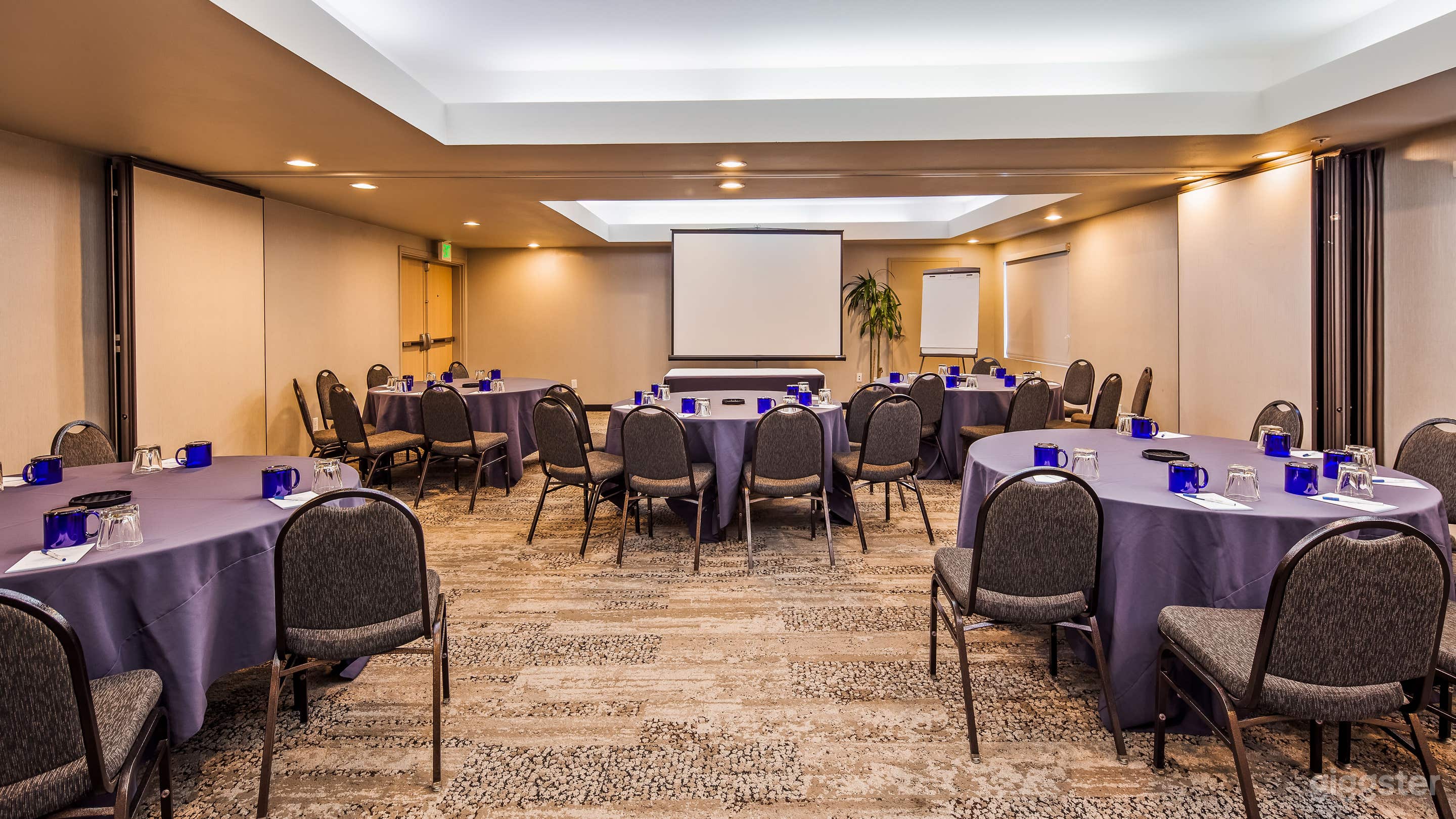 The Embarcadero Room in Oakland Photo 1