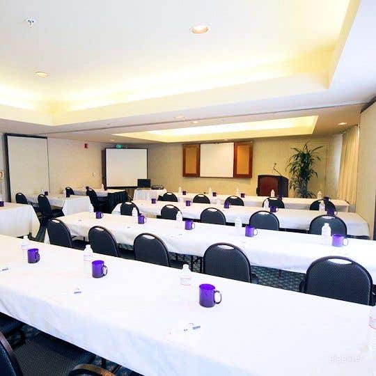 The Embarcadero Room in Oakland Photo 2