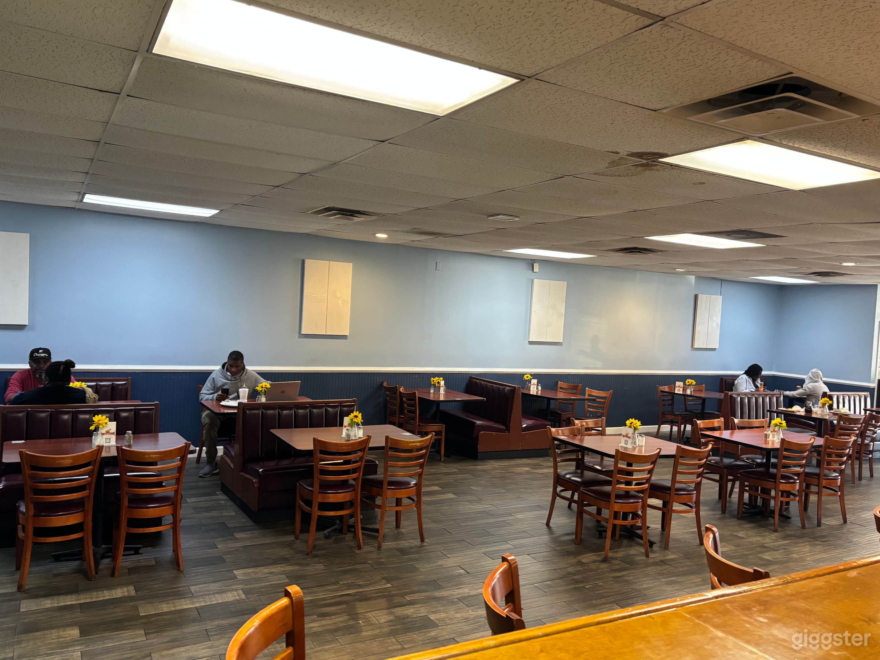 Cozy Cafe at Forest Park Photo 3