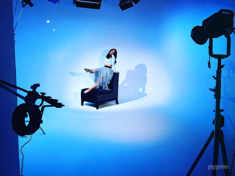  Newly Renovated Brooklyn Studio Pre-Lit 2 Wall Cyc 