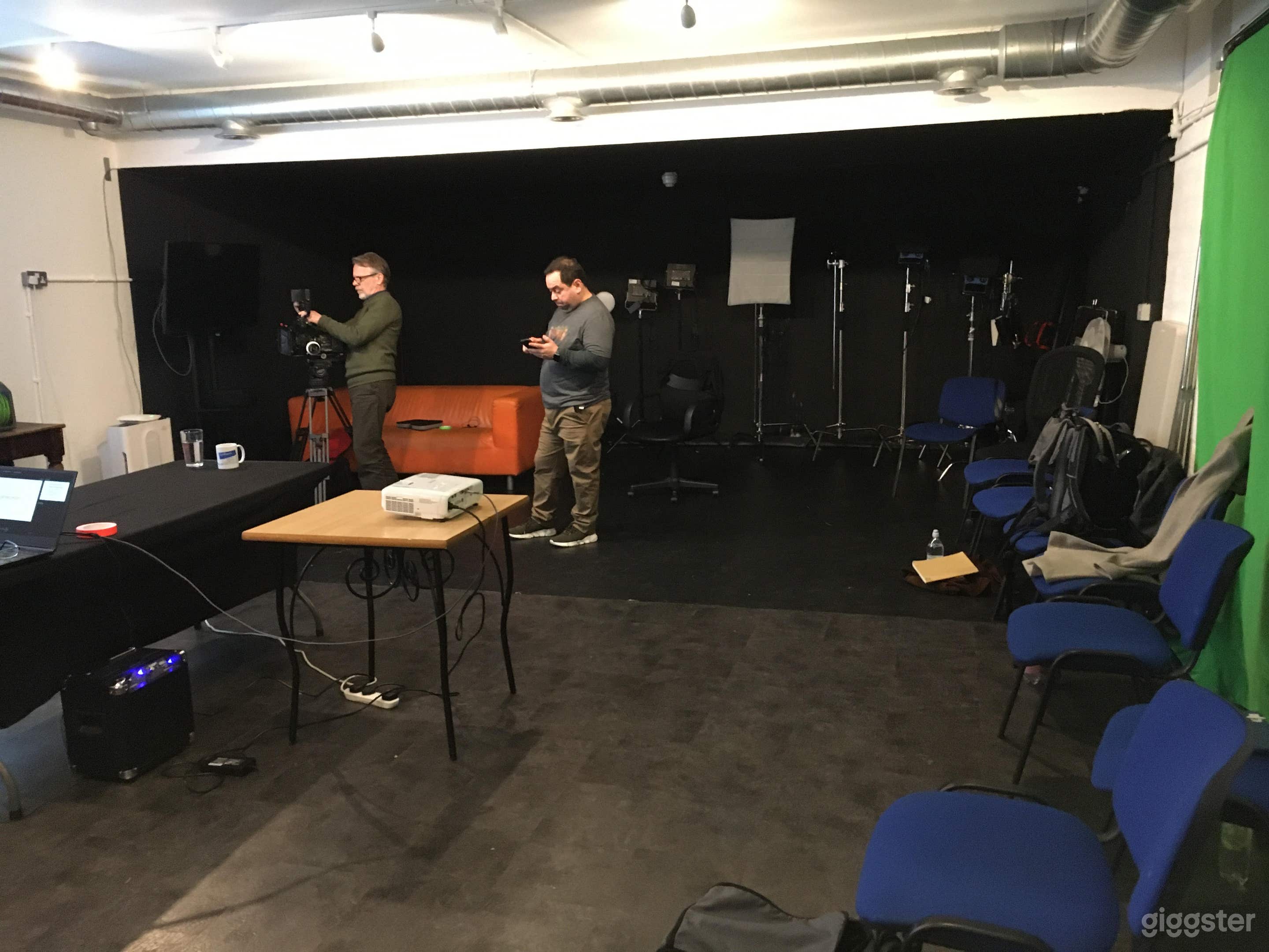 Rehearsal / Film Shooting Room in Central London Photo 2