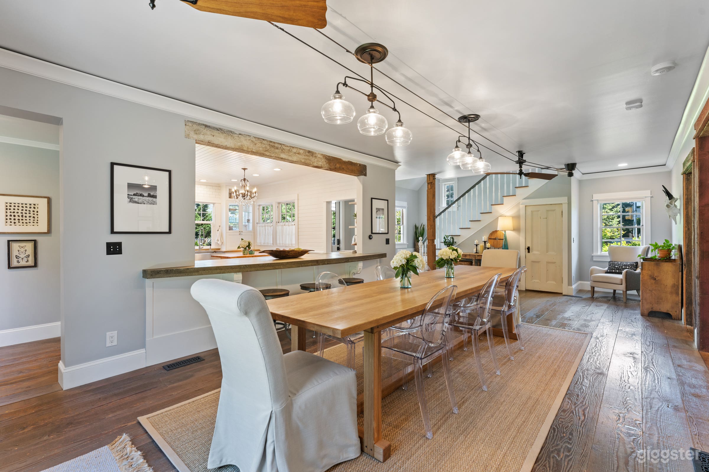 1910 Restored Vintage Farmhouse Property Photo 4