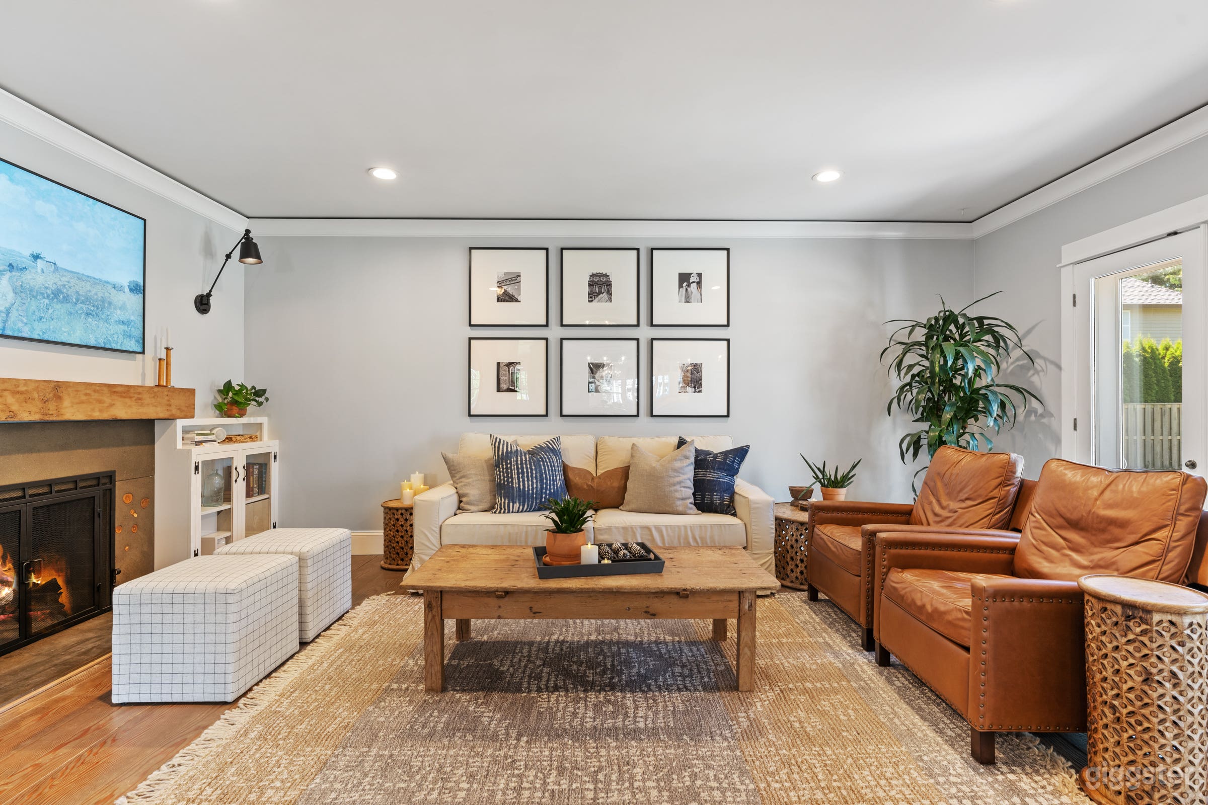 1910 Restored Vintage Farmhouse Property Photo 3