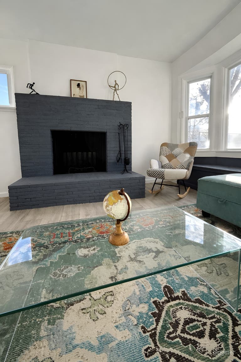  Modern 3 Bedroom Home with Spacious Yard and Natural Light 