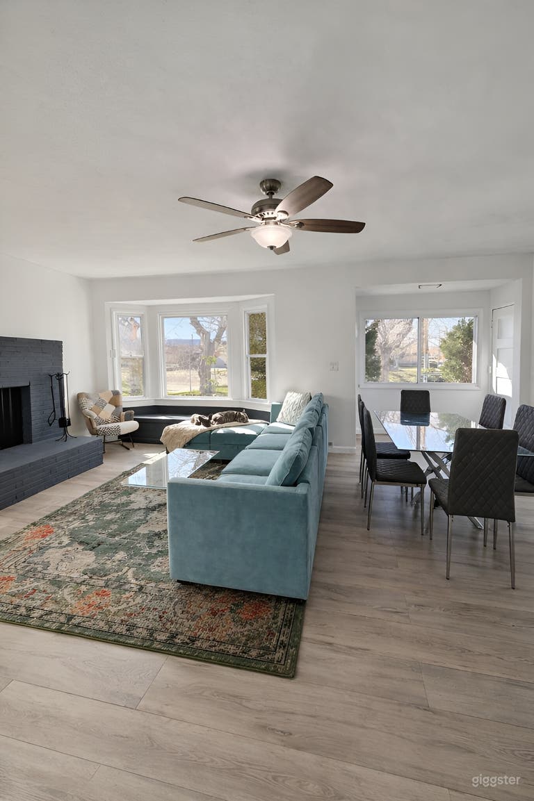  Modern 3 Bedroom Home with Spacious Yard and Natural Light 