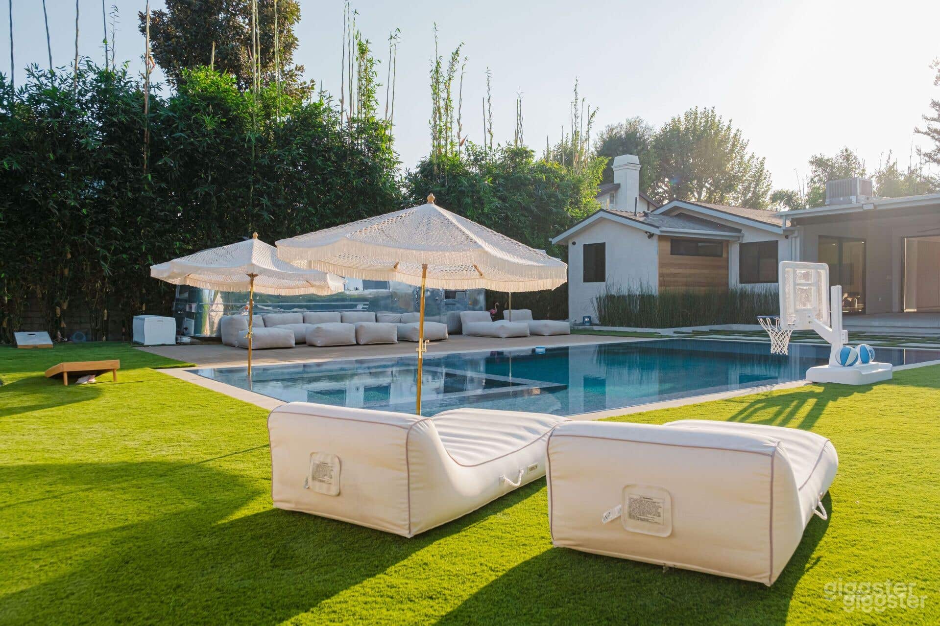 MODERN VINTAGE OUTDOOR POOL  Photo 3