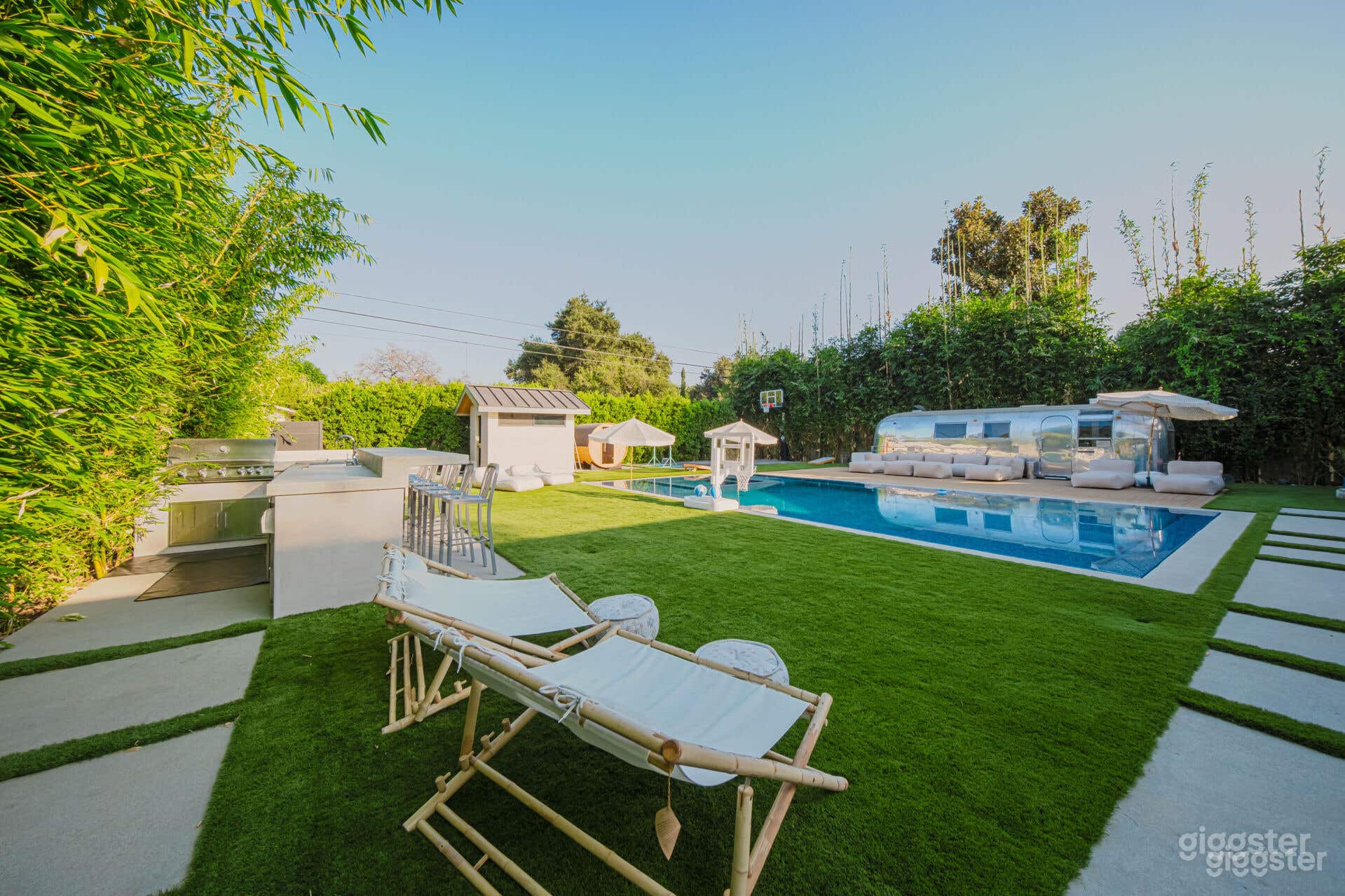 MODERN VINTAGE OUTDOOR POOL  Photo 4