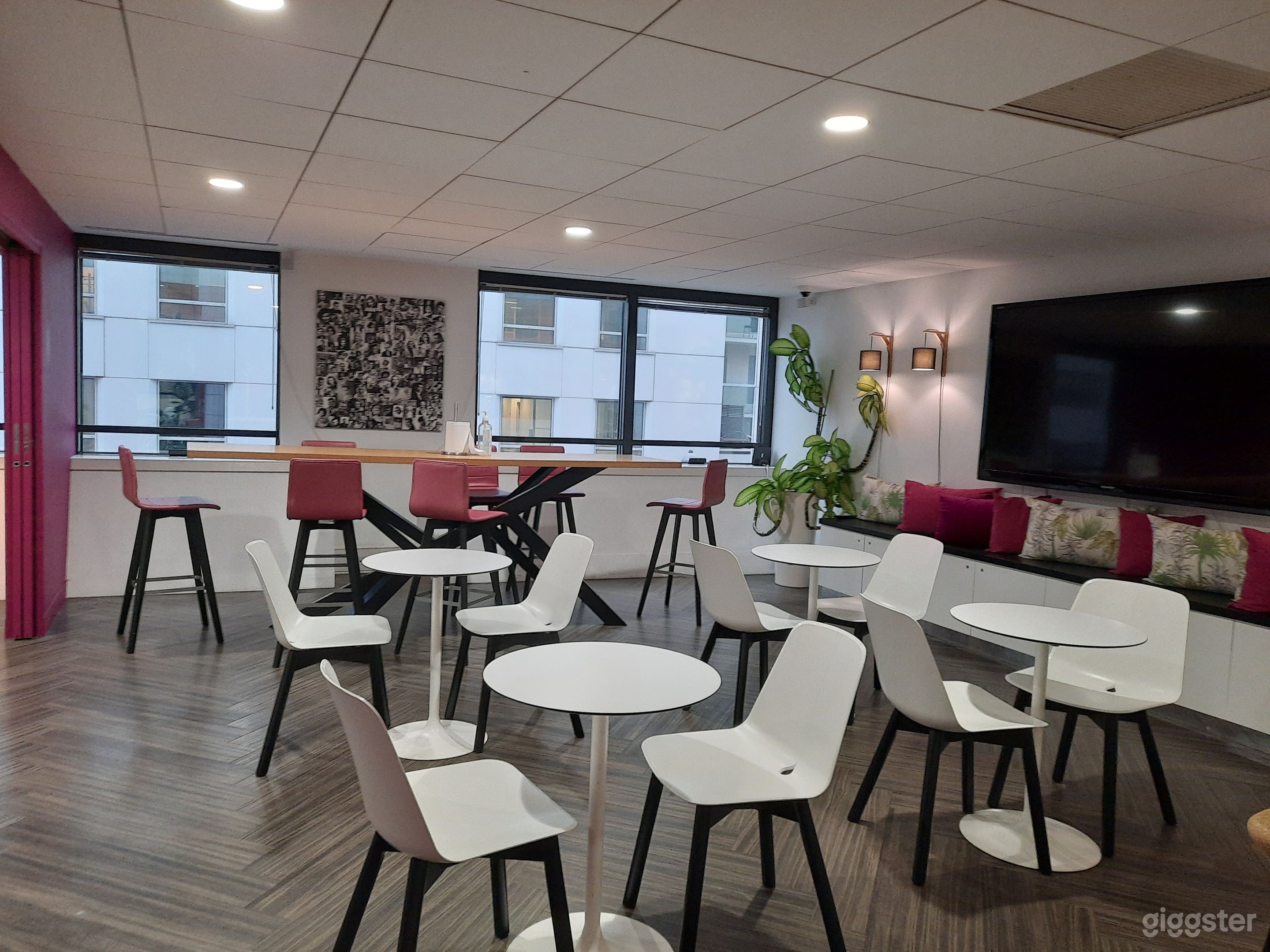 Fiji Room 50m² Photo 3