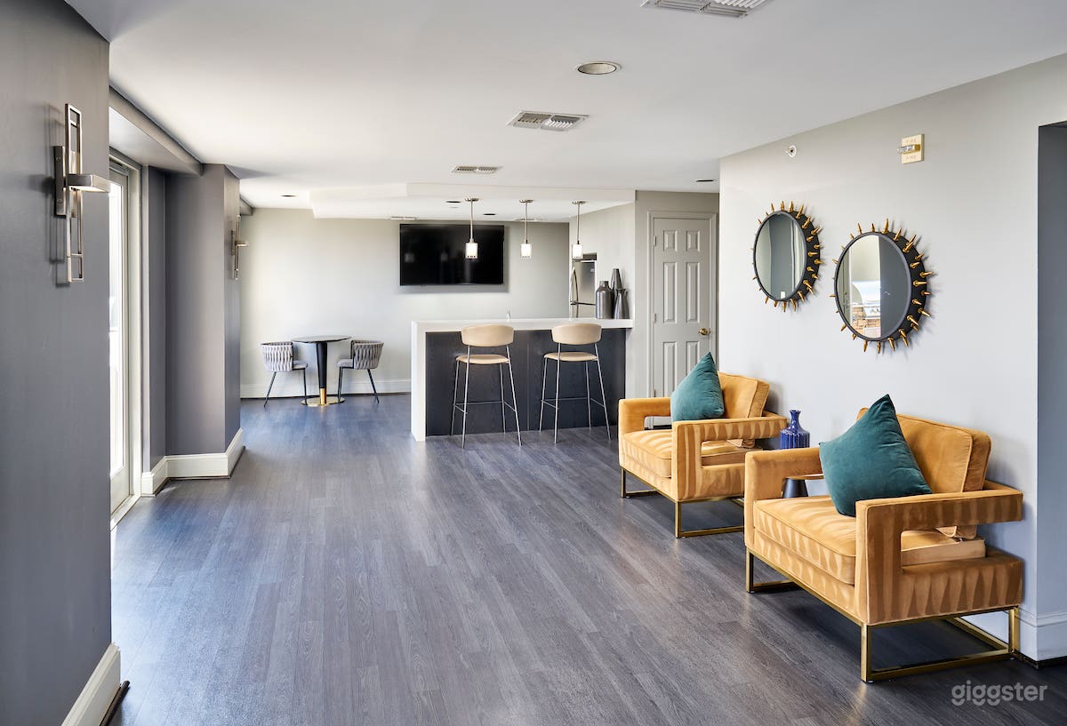 Charming, Spacious Club Room in DuPont Circle Photo 4