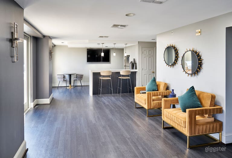  Charming, Spacious Club Room in DuPont Circle 