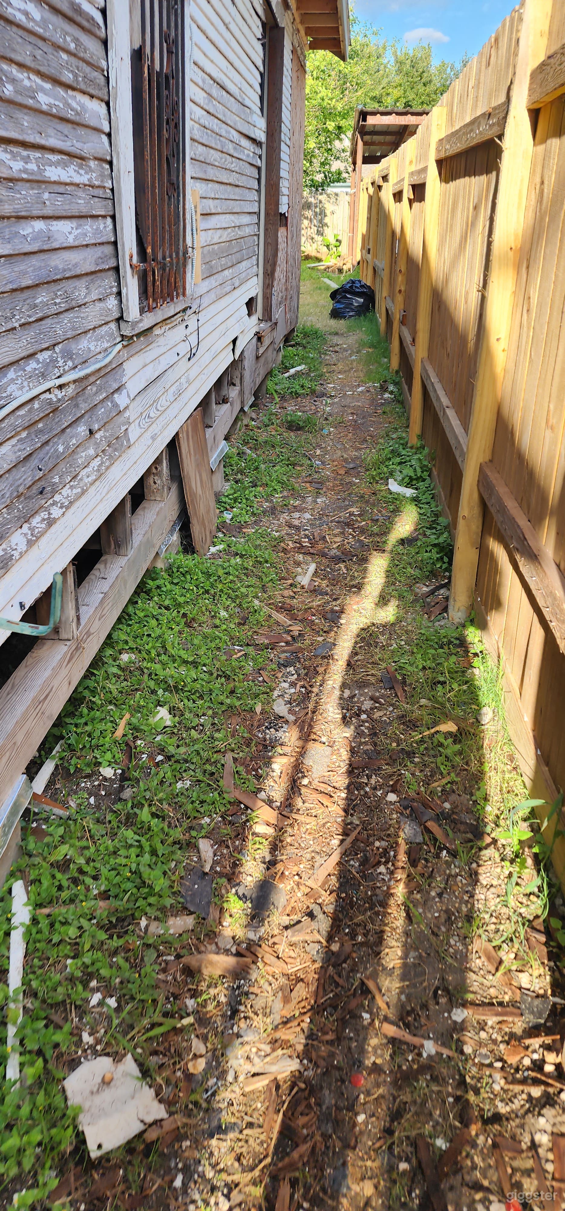 Spooky 1930's Shotgun House Photo 3