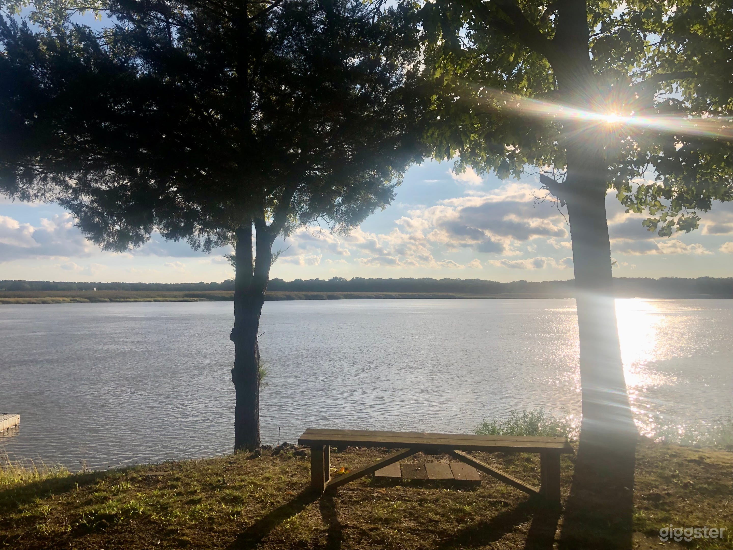 Riverfront paradise for perfect cinematic setting Photo 2