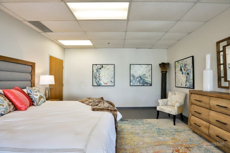  Huge Warehouse with Showroom 